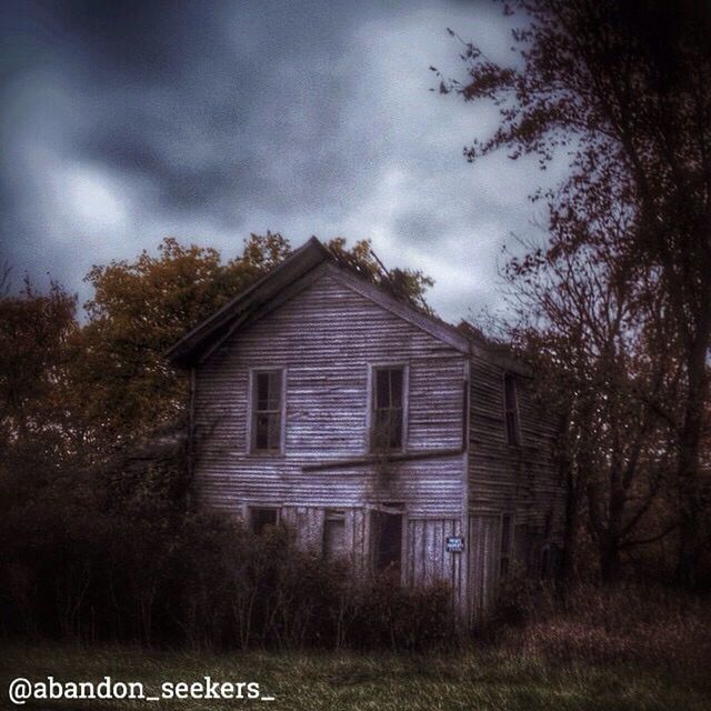 architecture, building exterior, built structure, house, sky, tree, cloud - sky, residential structure, window, cloudy, residential building, old, abandoned, outdoors, no people, day, exterior, low angle view, overcast, cloud