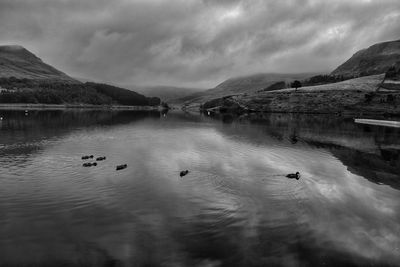 Dovestone reservoir view of lake against sky