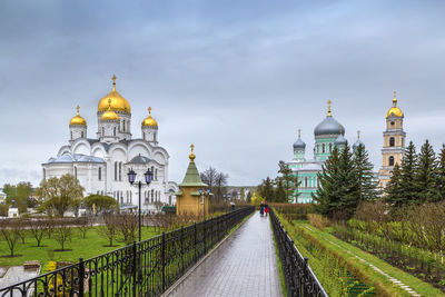 View of transfiguration cathedral and trinity cathedra in saint seraphim-diveyevo monastery, russia