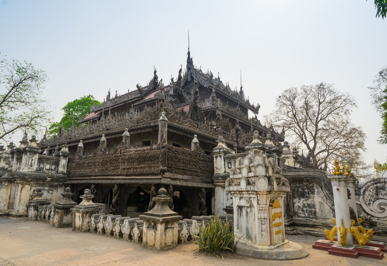 STATUE OF TEMPLE AGAINST SKY