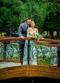 Young couple sitting in park