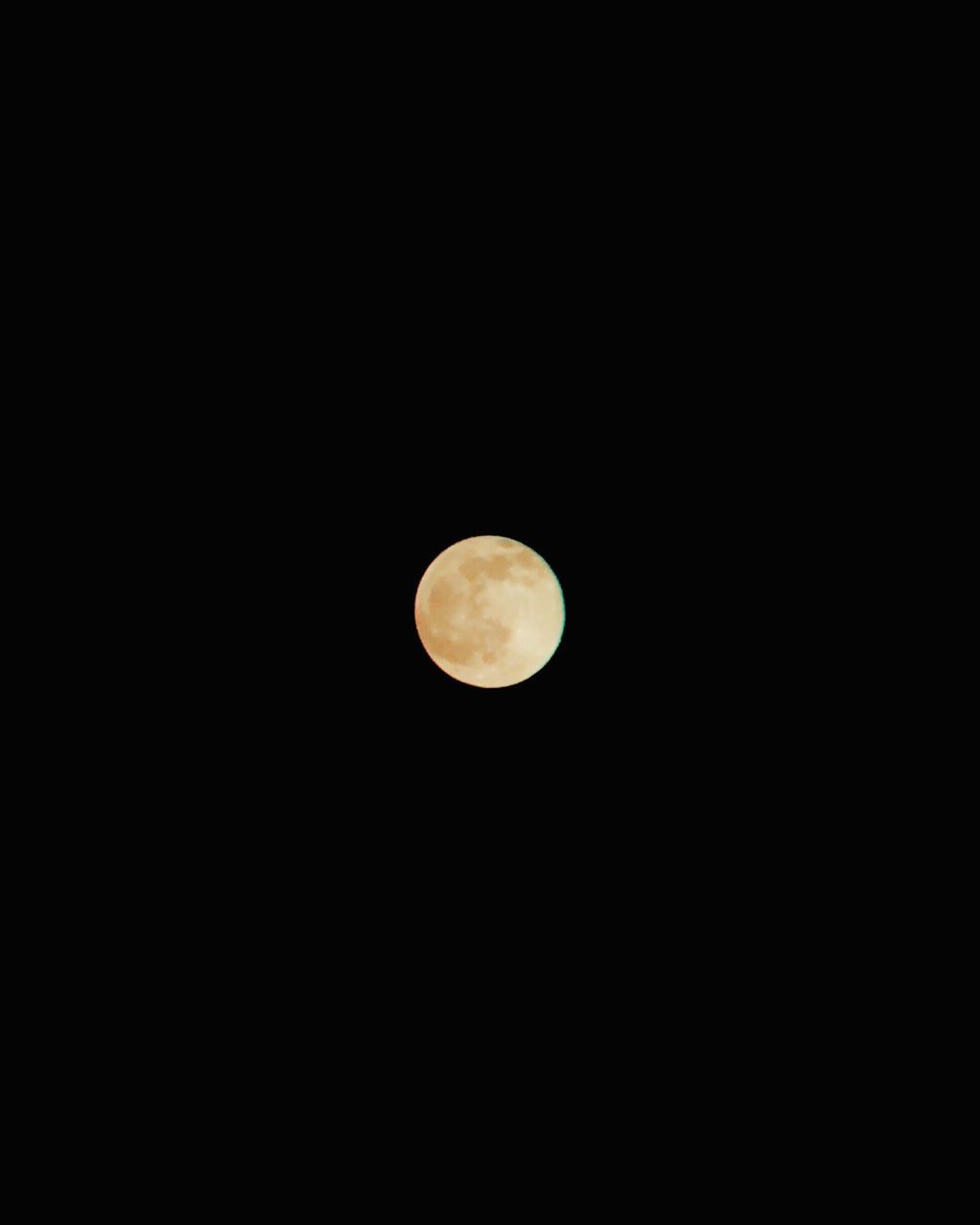 moon, astronomy, full moon, planetary moon, night, moon surface, beauty in nature, circle, tranquil scene, scenics, copy space, tranquility, discovery, space exploration, nature, low angle view, exploration, clear sky, sphere, idyllic