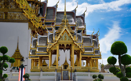 Exterior of temple building against sky