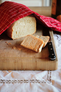Close-up of bread on cutting board
