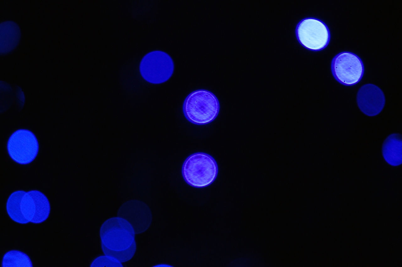 DEFOCUSED LIGHTS AT NIGHT