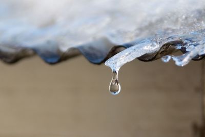 Selective focus of ice drop