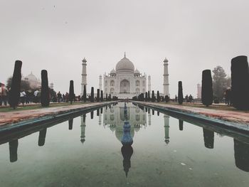 Taj mahal reflection of buildings in water