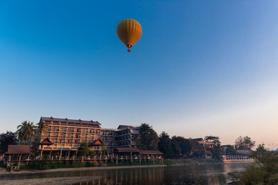 hot air balloon