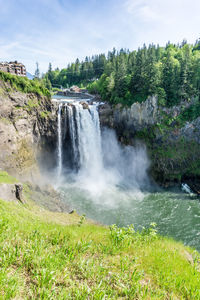 A view of majestic snoqualmie falls in washington state.