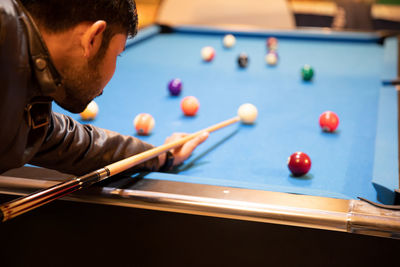 Snooker, billiard balls, pool game table, cue ball, striped ball, pool stick, black pool ball