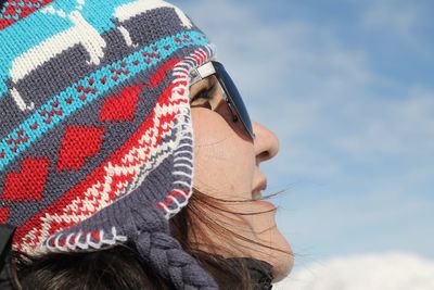 Portrait of woman wearing hat