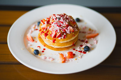 Close-up of pancake in plate on table