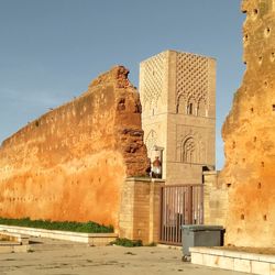 Old ruins of building against sky