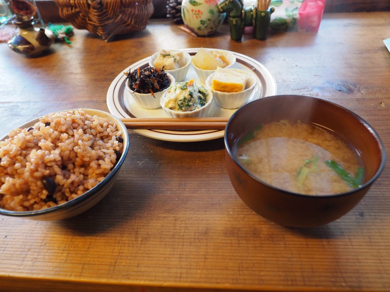 food and drink, table, food, indoors, freshness, plate, ready-to-eat, bowl, high angle view, serving size, no people, healthy eating, indulgence, close-up, day