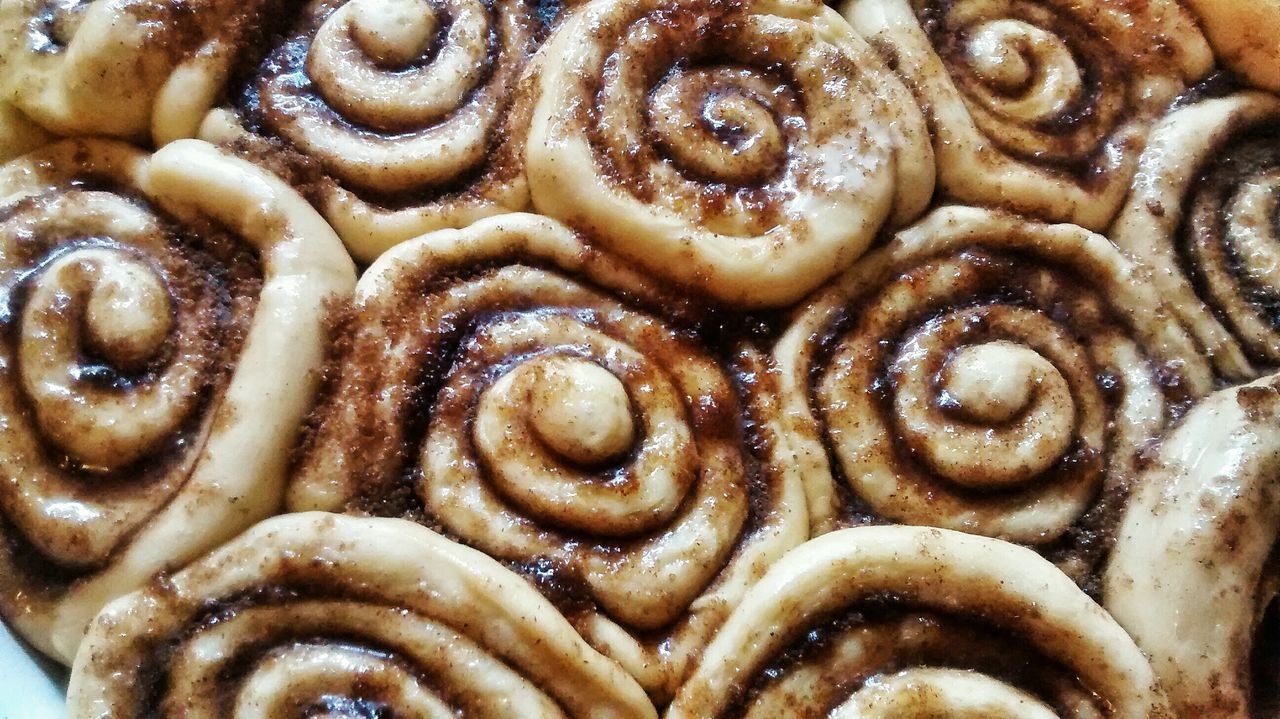 food and drink, food, freshness, indoors, sweet food, ready-to-eat, unhealthy eating, indulgence, close-up, full frame, still life, baked, dessert, backgrounds, high angle view, temptation, snack, brown, cookie, no people