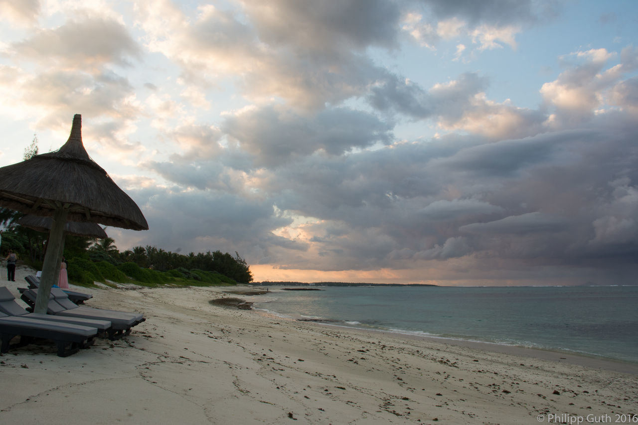 SCENIC VIEW OF SEA AGAINST SKY AT SUNSET