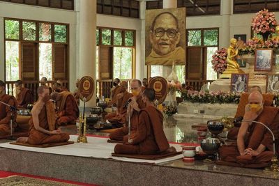 Statues at market stall