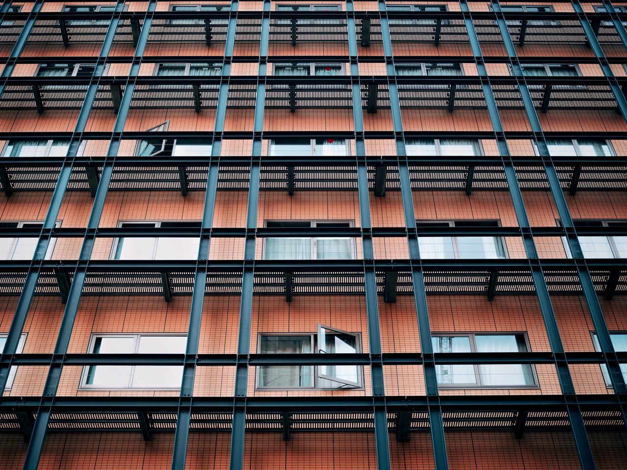 architecture, built structure, window, building exterior, full frame, low angle view, backgrounds, repetition, in a row, building story, development, day, outdoors, apartment, modern, geometric shape, no people, conformity, architectural feature, curve