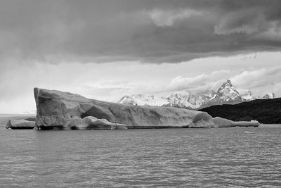 Scenic view of glaciers against cloudy sky, patagonia argentina