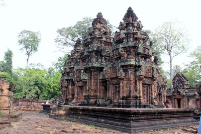 Statue of temple against sky