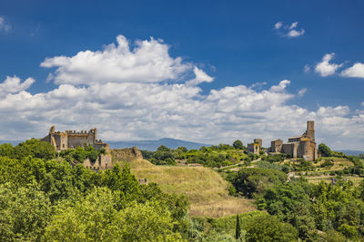 View of old ruins against sky