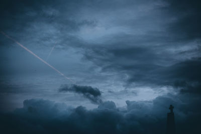 Low angle view of vapor trail in sky