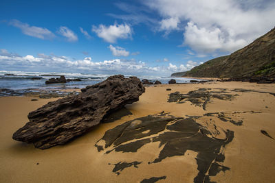 Sandstone rock formation at wreck beach close to the twelve apostles