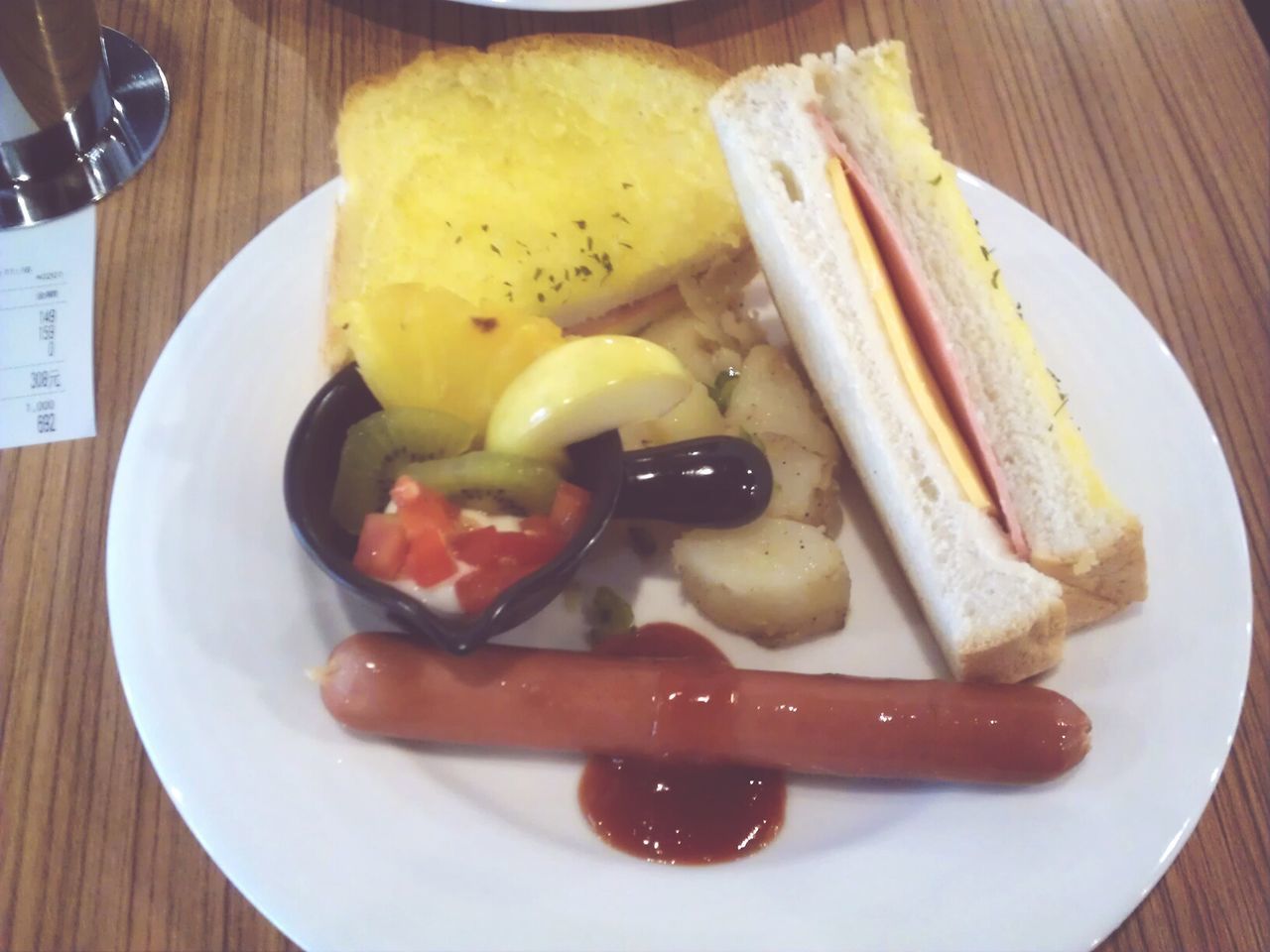 鯊魚咬吐司 Shark Bites Toast