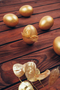 High angle view of apples on table