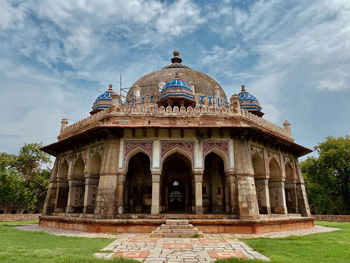 Isa khan tomb