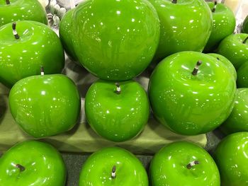 Close-up of granny smith apples