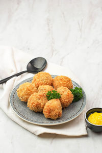 Bitterballen are a dutch meat based deep fried snack