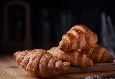 Close-up of bread on cutting board