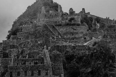 Old ruin building against sky