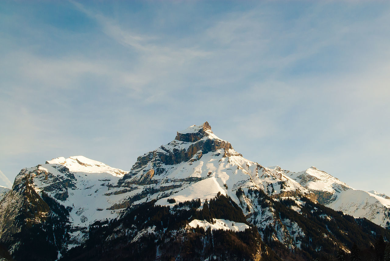 SNOWCAPPED MOUNTAINS AGAINST SKY