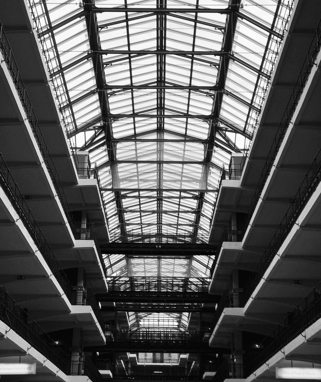 LOW ANGLE VIEW OF SKYLIGHT CEILING IN BUILDING