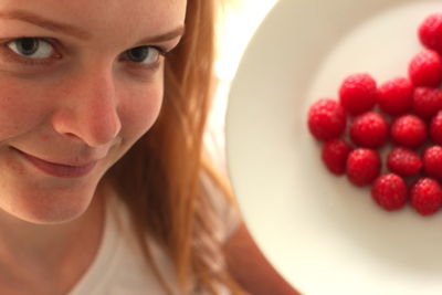 Close-up of hand eating food