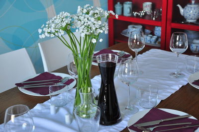 Close-up of flowers in vase on table