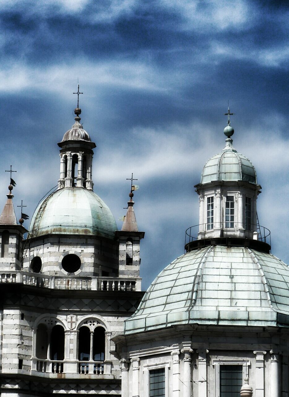 architecture, building exterior, built structure, sky, low angle view, cloud - sky, dome, place of worship, church, cloudy, religion, spirituality, cloud, high section, cathedral, city, window, outdoors