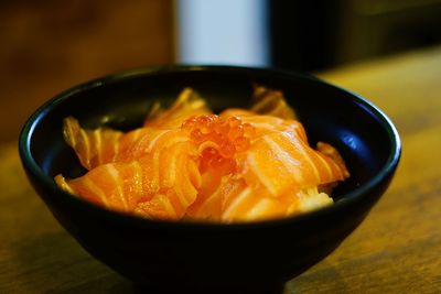Close-up of sushi in bowl on table
