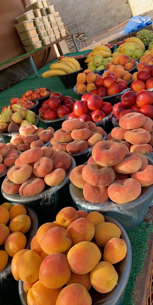 HIGH ANGLE VIEW OF FRUITS IN MARKET