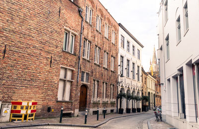 Alley in the old town of bruges