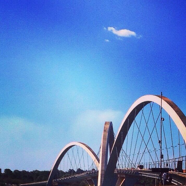 LOW ANGLE VIEW OF BRIDGE AGAINST CLEAR SKY