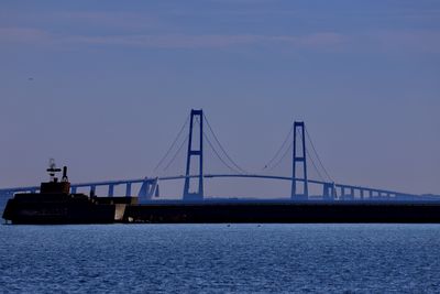 Bridge over silent water 