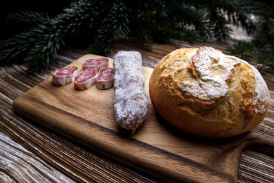 Close-up of bread on cutting board
