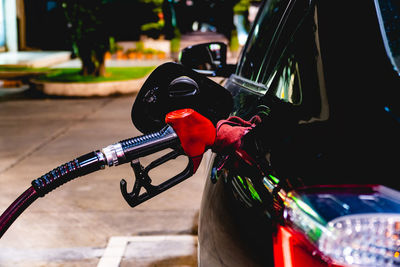 Fuel pump filling car tank