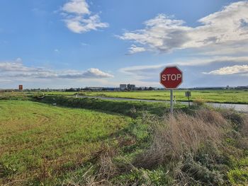 The stop sign in the valley