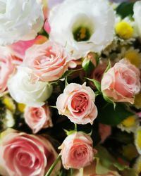 Rose bouquet in pink and white pastel tones