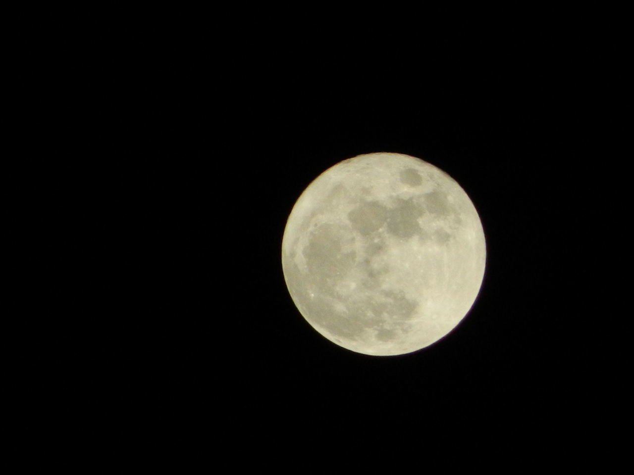 LOW ANGLE VIEW OF FULL MOON IN SKY