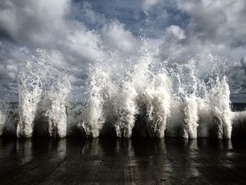 Waves splashing in water